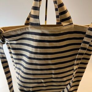 BAGGU DUCK BAG NAVY STRIPE ADJUSTABLE STRAP, TOP CARRY HANDLES